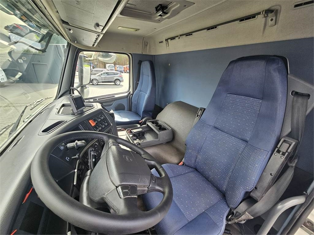 真空车 Volvo WUKO ADR ROLBA FOR CLEANING CHANNELS COMBI：图34