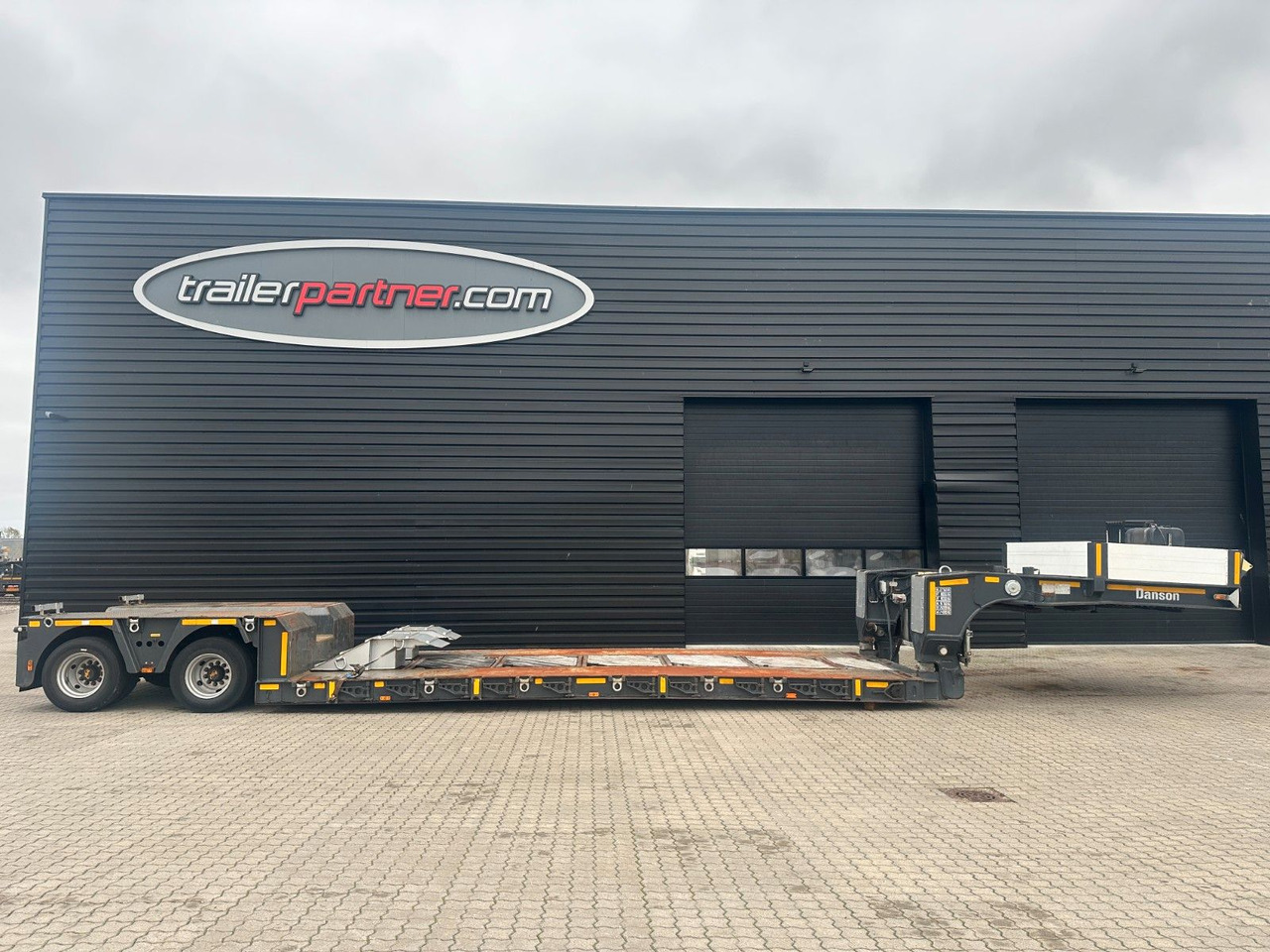 Doll Danson 2 achs tiefbett / ausziehbar - 低装载半拖车:图1 Doll Danson 2 achs tiefbett / ausziehbar - 低装载半拖车:图1