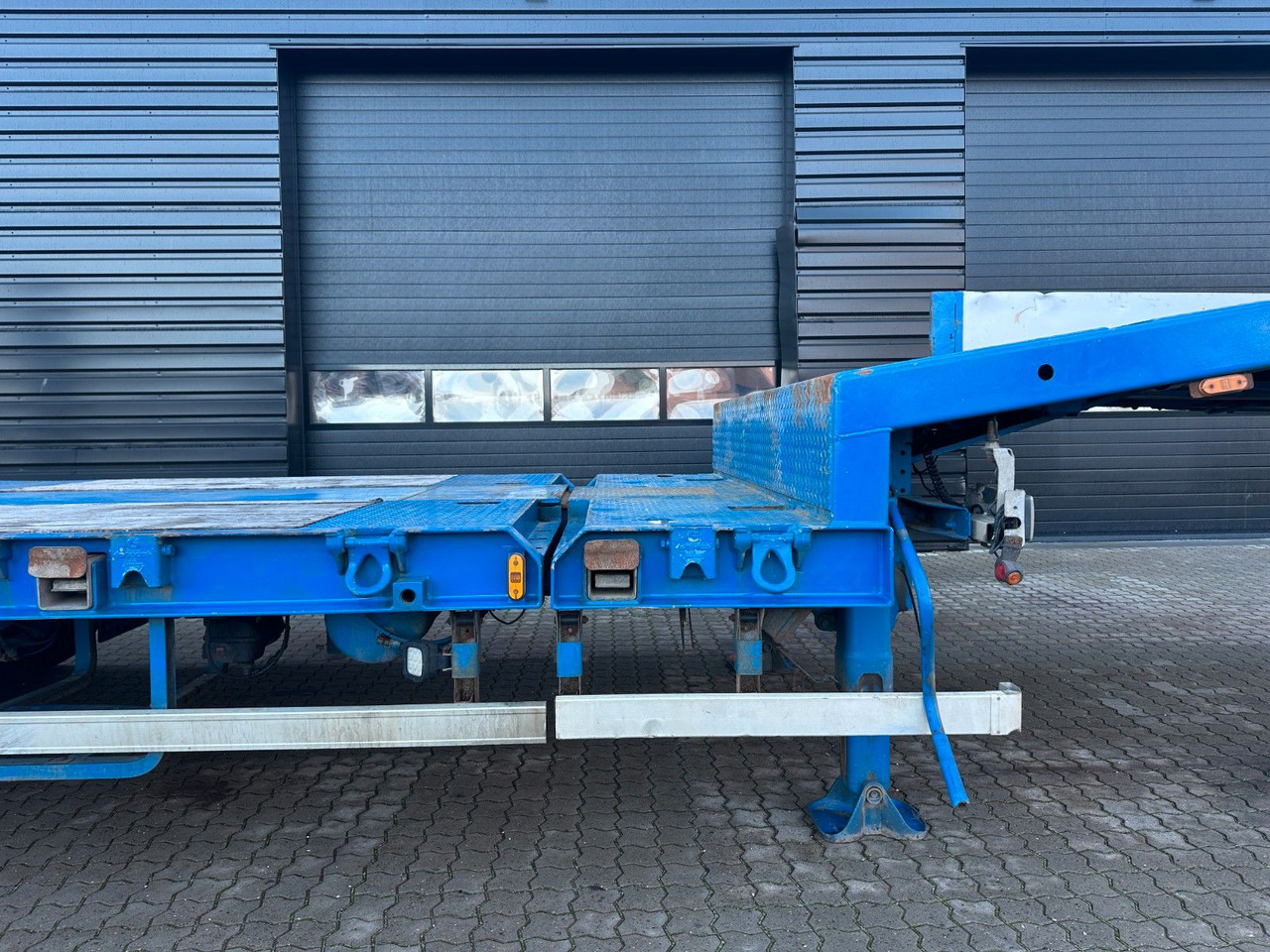 Goldhofer 4 achs tieflader / rampen / 4 x zwangsgelenkt - 低装载半拖车:图4 Goldhofer 4 achs tieflader / rampen / 4 x zwangsgelenkt - 低装载半拖车:图4