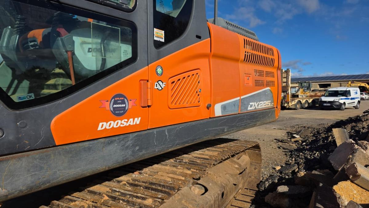 Doosan DX 225 LC - 履带式挖掘机:图4 Doosan DX 225 LC - 履带式挖掘机:图4