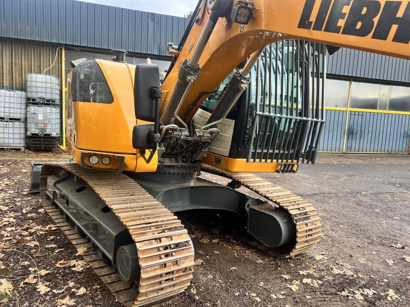 Liebherr R914 compact S - 履带式挖掘机:图4 Liebherr R914 compact S - 履带式挖掘机:图4