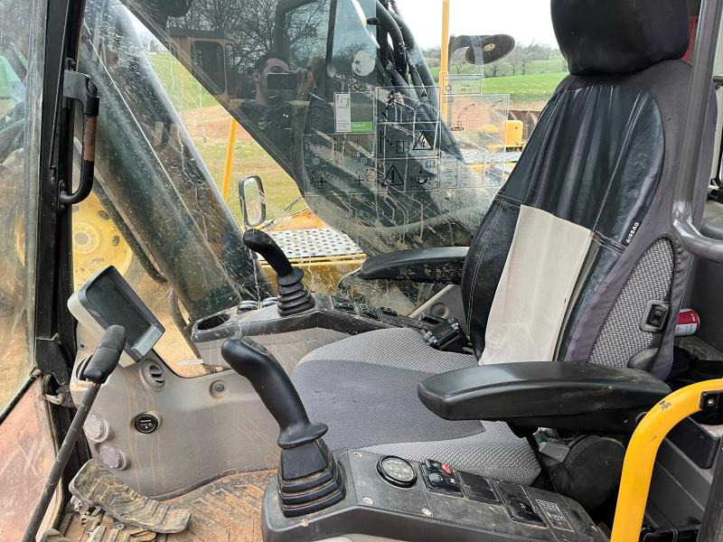 Volvo EC220DL - 履带式挖掘机:图4 Volvo EC220DL - 履带式挖掘机:图4