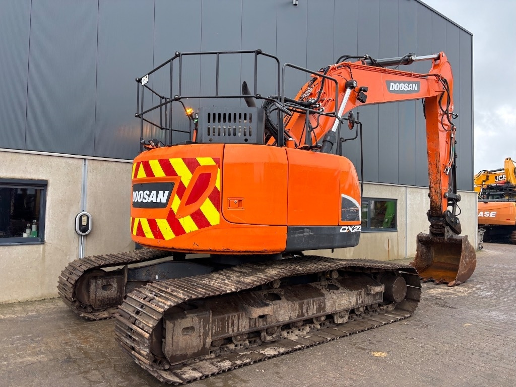 Doosan DX 235 LCR-5 - DX 235 - DX 225 - 履带式挖掘机:图5 Doosan DX 235 LCR-5 - DX 235 - DX 225 - 履带式挖掘机:图5