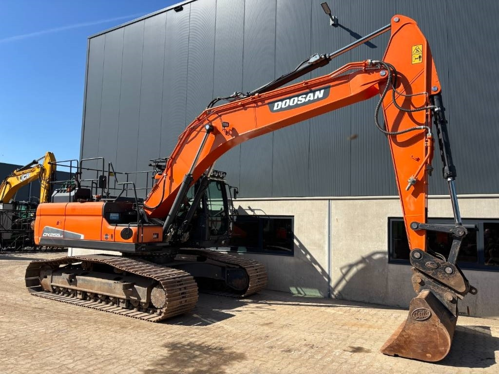 Doosan DX 255 LC-5 -- DX255LC -- DX 225 - 履带式挖掘机:图5 Doosan DX 255 LC-5 -- DX255LC -- DX 225 - 履带式挖掘机:图5