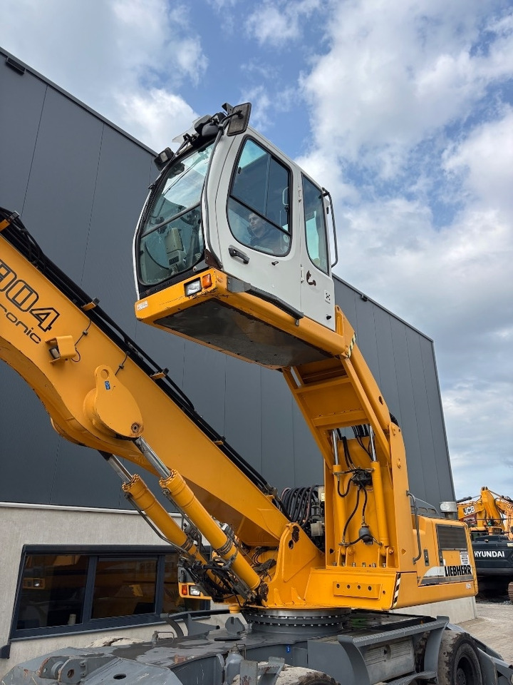 Liebherr A 904 C HD - 垃圾/ 工业叉装车:图3 Liebherr A 904 C HD - 垃圾/ 工业叉装车:图3