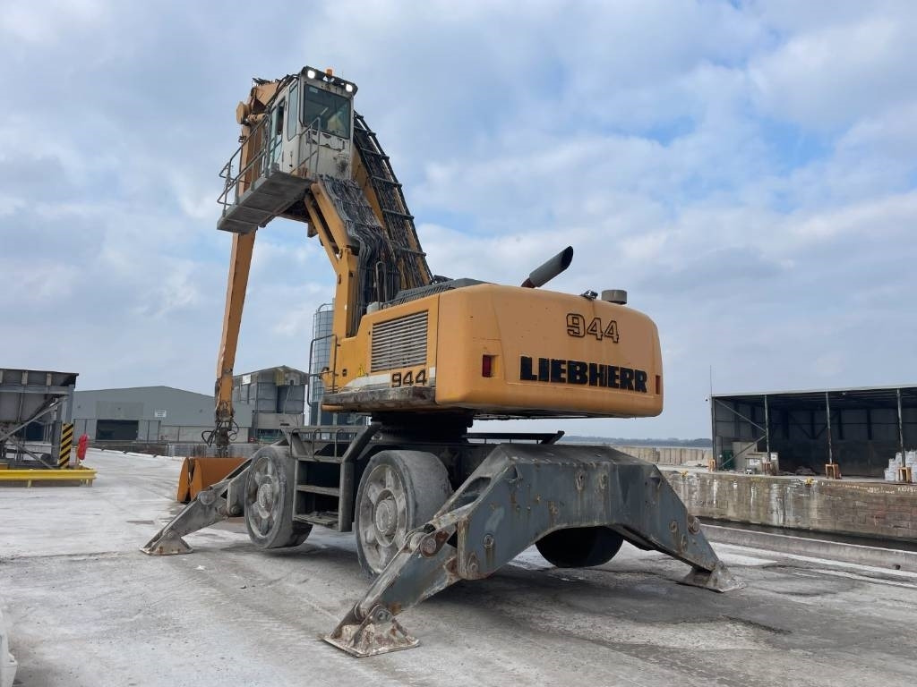 Liebherr A 944 C HD - 垃圾/ 工业叉装车:图5 Liebherr A 944 C HD - 垃圾/ 工业叉装车:图5