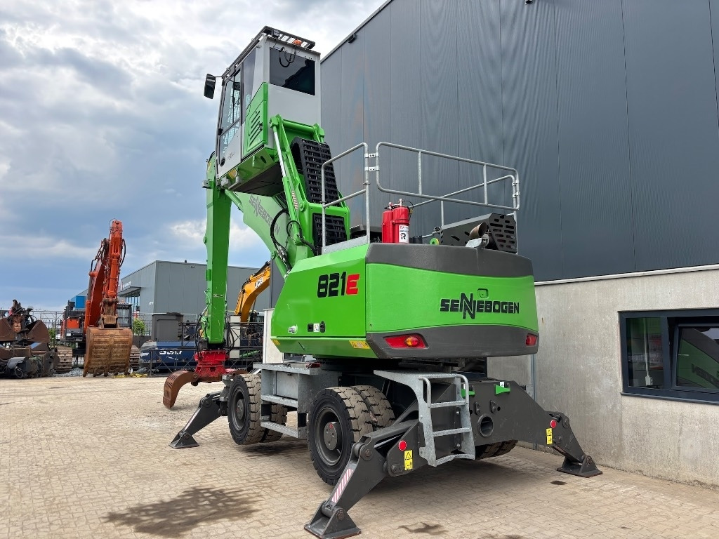Sennebogen 821 E - 821M - 821E - 垃圾/ 工业叉装车:图4 Sennebogen 821 E - 821M - 821E - 垃圾/ 工业叉装车:图4