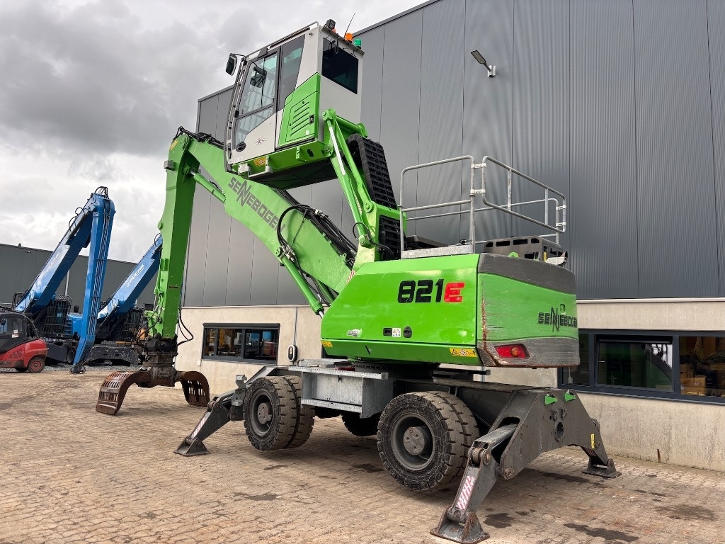 Sennebogen 821 M - 821 E - 821 ME - 垃圾/ 工业叉装车:图3 Sennebogen 821 M - 821 E - 821 ME - 垃圾/ 工业叉装车:图3