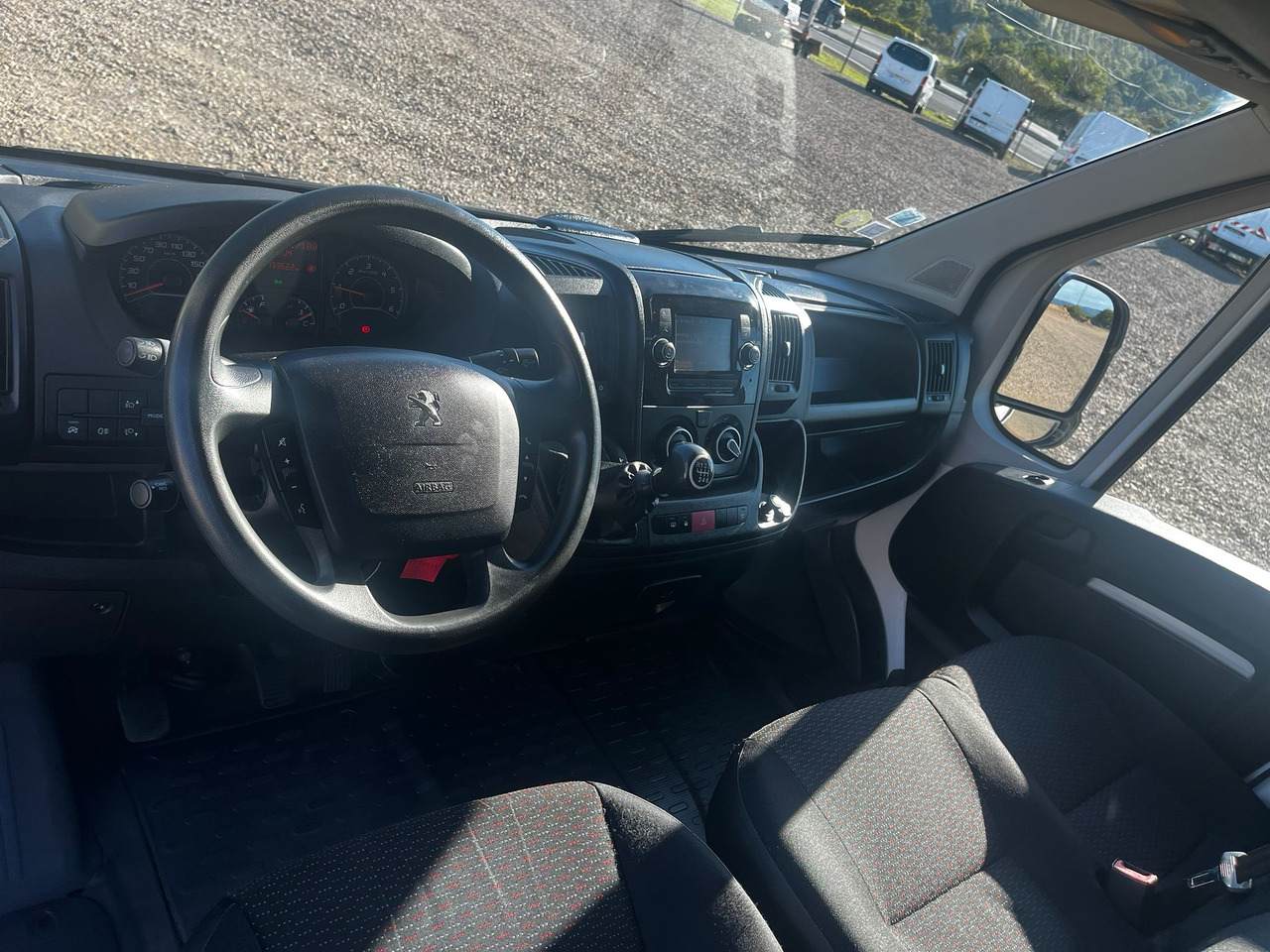 PEUGEOT Boxer III 2.2 HDI 120 L3H2 PREMIUM - 无侧窗厢式货车:图5 PEUGEOT Boxer III 2.2 HDI 120 L3H2 PREMIUM - 无侧窗厢式货车:图5