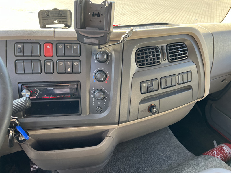 DAF LF 210 FA / 12 Ton / 394 dkm / Box / Loadlift / NL Truck - 厢式卡车:图5 DAF LF 210 FA / 12 Ton / 394 dkm / Box / Loadlift / NL Truck - 厢式卡车:图5