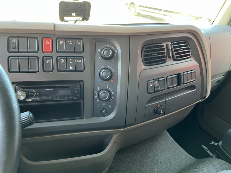 DAF LF 210 FA / 12 Ton / 419 dkm / Koffer / LBW 1500 kg / NL LKW - 厢式卡车:图5 DAF LF 210 FA / 12 Ton / 419 dkm / Koffer / LBW 1500 kg / NL LKW - 厢式卡车:图5