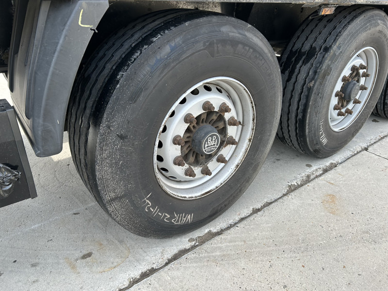 Krone DryLiner / Box Trailer / 3 Axle BPW Disk / APK TUV 12-25 - 封闭厢式半拖车:图5 Krone DryLiner / Box Trailer / 3 Axle BPW Disk / APK TUV 12-25 - 封闭厢式半拖车:图5