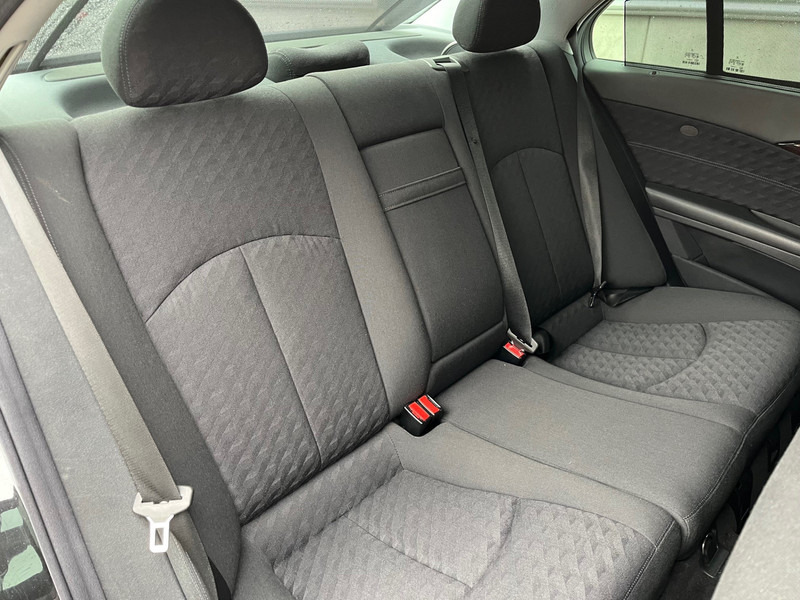 Mercedes-Benz E-Klasse / Limousine / 240 Avantgarde / 4-Matic / 8-pers / APK/TUV 09-2026 / - 轿车:图4 Mercedes-Benz E-Klasse / Limousine / 240 Avantgarde / 4-Matic / 8-pers / APK/TUV 09-2026 / - 轿车:图4