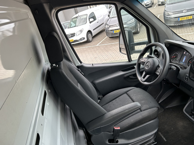 Mercedes-Benz Sprinter 515 1.9 CDI / Box Damage - Schade / Loadlift / APK TUV 04-26 - 厢式货车:图3 Mercedes-Benz Sprinter 515 1.9 CDI / Box Damage - Schade / Loadlift / APK TUV 04-26 - 厢式货车:图3