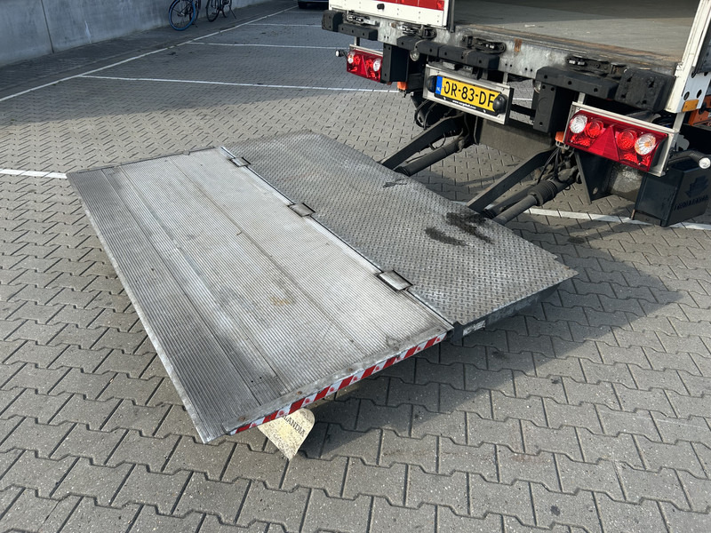 Schmitz Cargobull SCB S3B / Box / Loadlift / 2x Liftas / APK 03-26 - 封闭厢式半拖车:图5 Schmitz Cargobull SCB S3B / Box / Loadlift / 2x Liftas / APK 03-26 - 封闭厢式半拖车:图5
