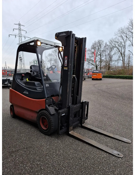 Linde E30/600-02 - 电动叉车:图4 Linde E30/600-02 - 电动叉车:图4