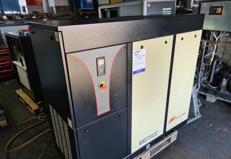 Kompresor śrubowy INGERSOLL RAND IRN 22K-CC 22 kw Falownik - 空气压缩机:图3 Kompresor śrubowy INGERSOLL RAND IRN 22K-CC 22 kw Falownik - 空气压缩机:图3