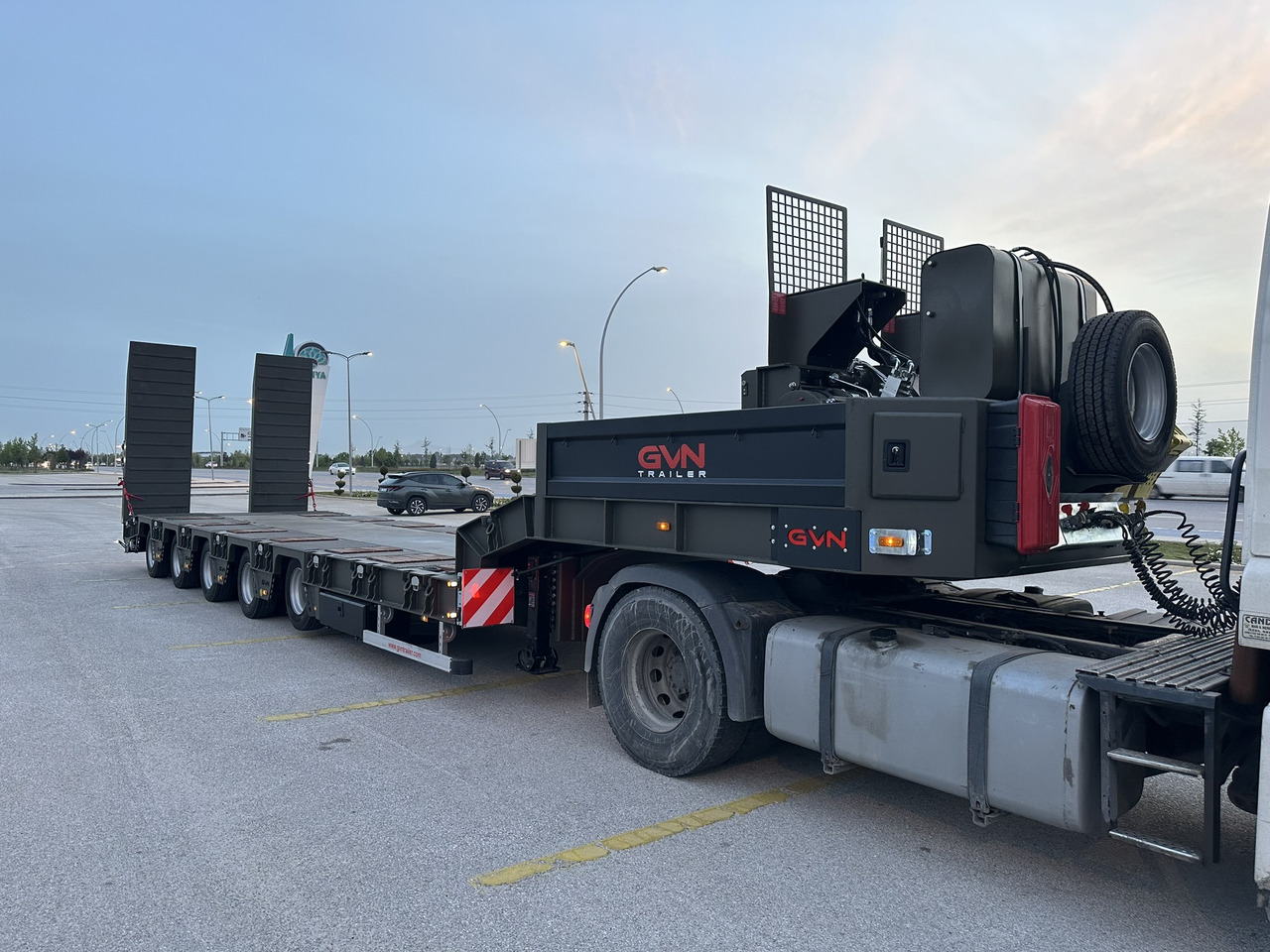 GVN Trailer 5 AXLE LOWBED - 低装载半拖车:图2 GVN Trailer 5 AXLE LOWBED - 低装载半拖车:图2