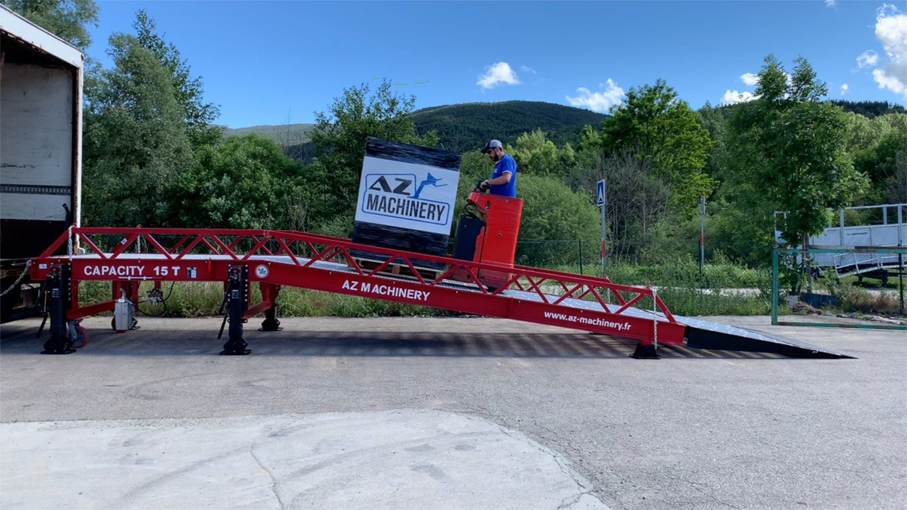 Loading Ramp with with electric tilting bridge - AZ RAMP - STAR- 10T-ZR-E. 10 ton capacity - 装载坡道:图4 Loading Ramp with with electric tilting bridge - AZ RAMP - STAR- 10T-ZR-E. 10 ton capacity - 装载坡道:图4
