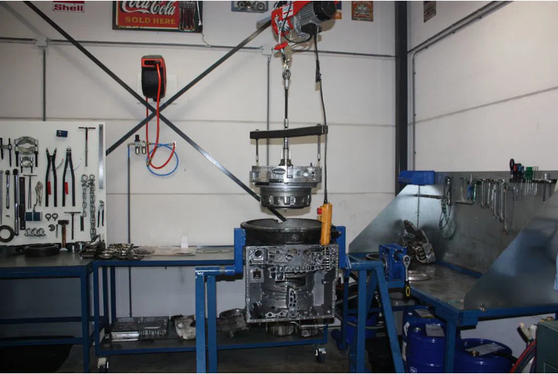 ZF 5HP502C, 5HP592C, 5HP602C, 5HP504C, 5HP594C, 5HP604C - 变速箱:图2 ZF 5HP502C, 5HP592C, 5HP602C, 5HP504C, 5HP594C, 5HP604C - 变速箱:图2