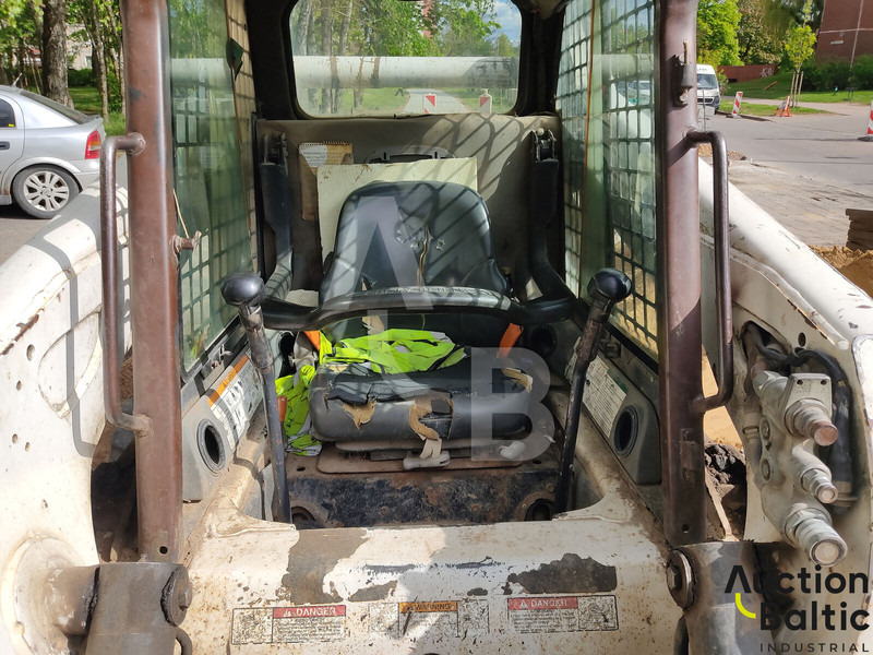 Bobcat S 250 - 滑移装载机:图5 Bobcat S 250 - 滑移装载机:图5