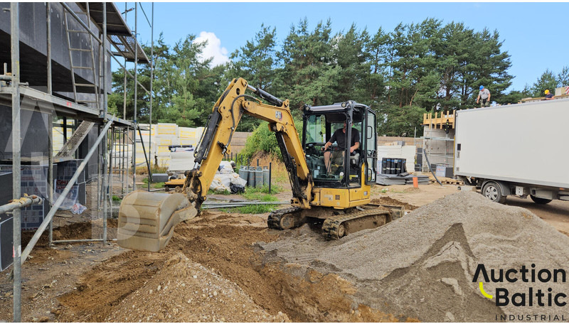 Caterpillar 303 CR - 小型挖掘机:图1 Caterpillar 303 CR - 小型挖掘机:图1