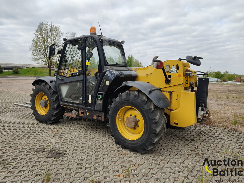 Caterpillar TH407 AG - 伸缩臂叉装车:图4 Caterpillar TH407 AG - 伸缩臂叉装车:图4