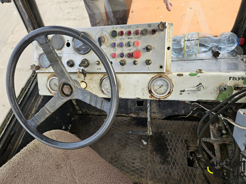 Corinsa CCN 1222 - 气动碾压机:图5 Corinsa CCN 1222 - 气动碾压机:图5