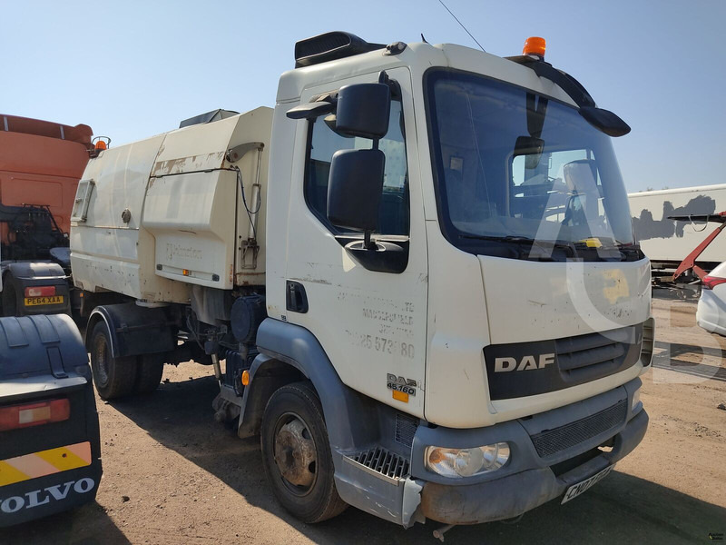 DAF LF45.160 - 道路清扫机:图1 DAF LF45.160 - 道路清扫机:图1