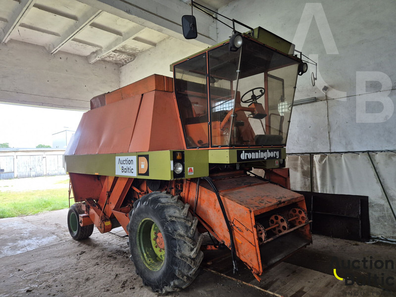 Dronningborg D1900 - 联合收割机:图1 Dronningborg D1900 - 联合收割机:图1