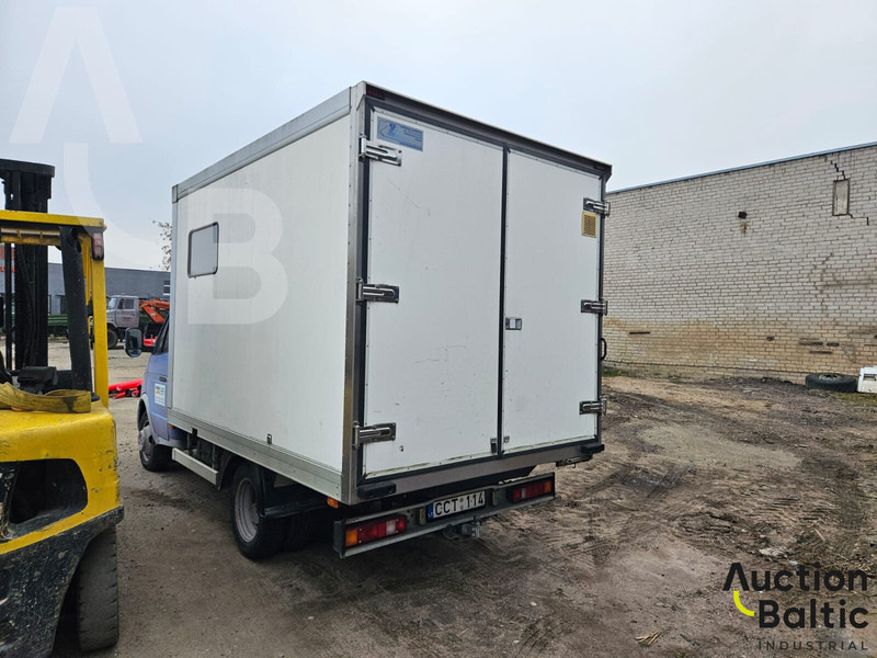 GAZ Gaz 3302 - 厢式货车:图3 GAZ Gaz 3302 - 厢式货车:图3