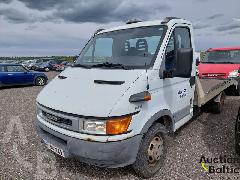 Iveco 35C 13 - 拖吊车:图1 Iveco 35C 13 - 拖吊车:图1