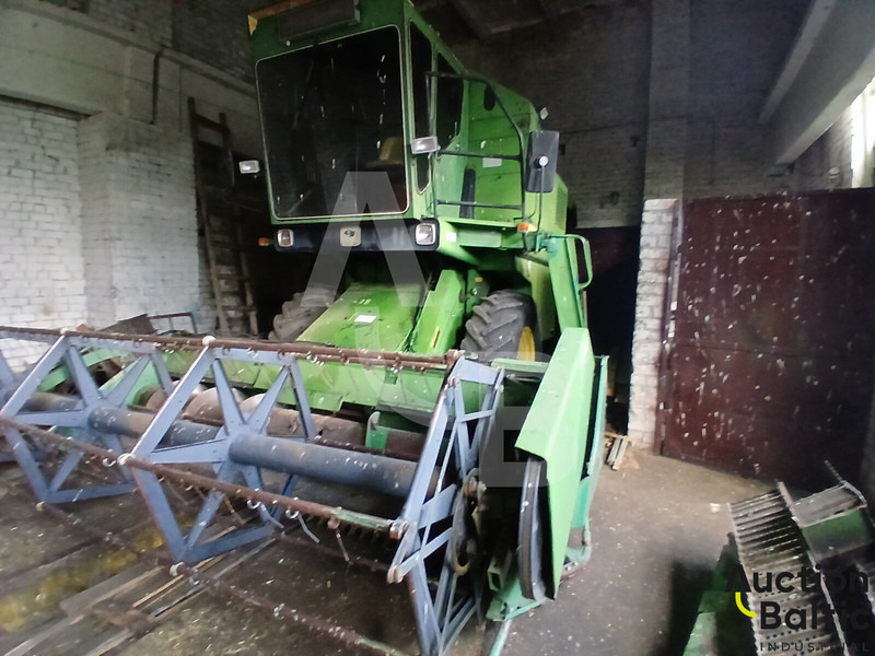 John Deere 1055 - 联合收割机:图3 John Deere 1055 - 联合收割机:图3