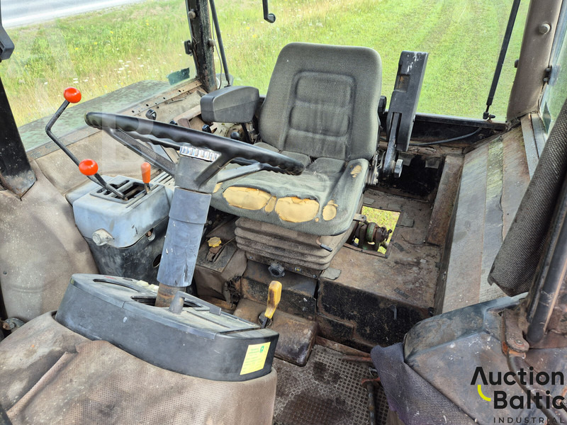 John Deere MFWD - 拖拉机:图5 John Deere MFWD - 拖拉机:图5