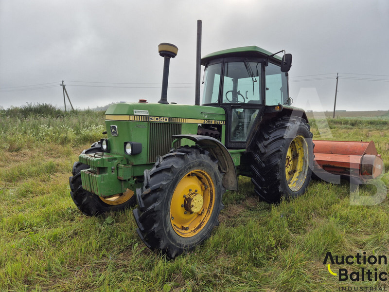 John Deere MFWD - 拖拉机:图2 John Deere MFWD - 拖拉机:图2