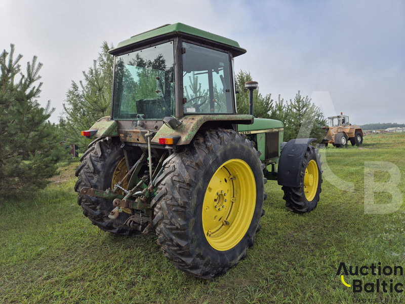 John Deere MFWD - 拖拉机:图3 John Deere MFWD - 拖拉机:图3