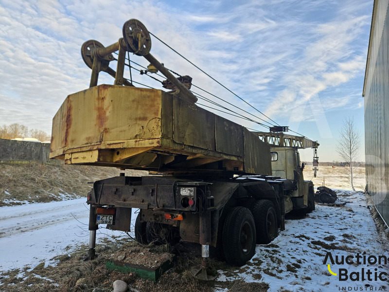 KRAZ 25 KC4562 - 全地形起重机:图4 KRAZ 25 KC4562 - 全地形起重机:图4