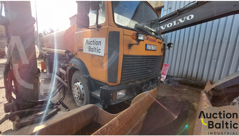 Maz 533731 - 罐车:图2 Maz 533731 - 罐车:图2