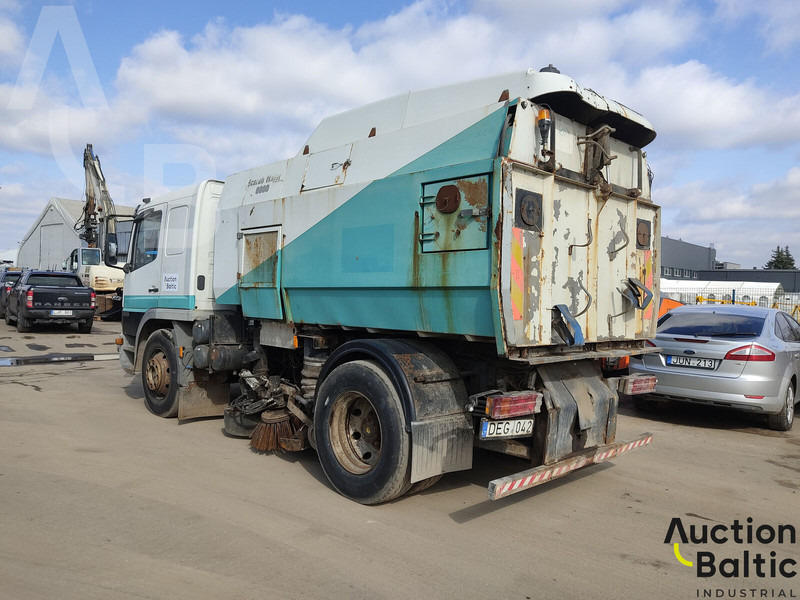 Mercedes-Benz 1517 - 道路清扫机:图4 Mercedes-Benz 1517 - 道路清扫机:图4