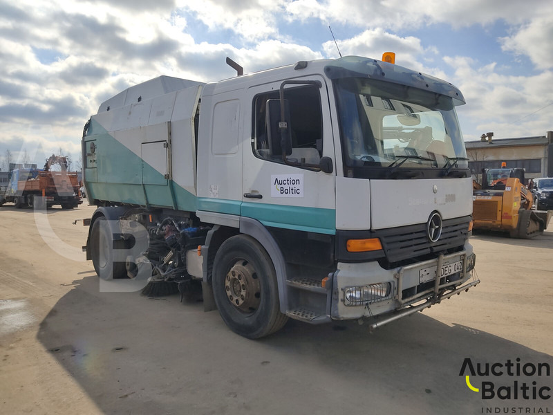 Mercedes-Benz 1517 - 道路清扫机:图2 Mercedes-Benz 1517 - 道路清扫机:图2