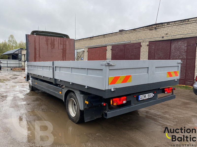 Mercedes-Benz 815 - 栏板式/ 平板卡车:图3 Mercedes-Benz 815 - 栏板式/ 平板卡车:图3