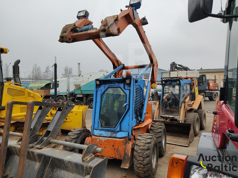 New Holland LS 185 B - 滑移装载机:图2 New Holland LS 185 B - 滑移装载机:图2
