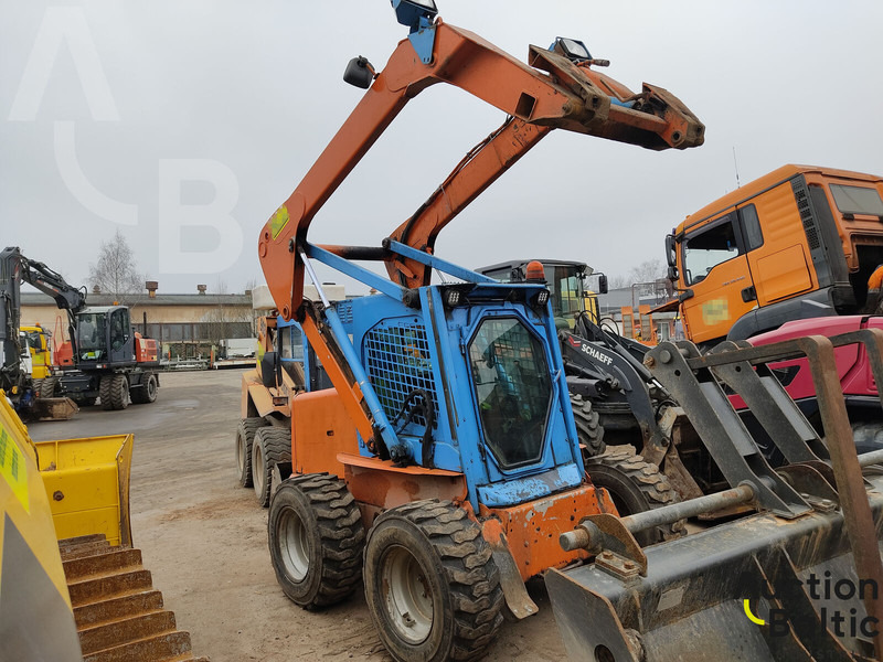 New Holland LS 185 B - 滑移装载机:图1 New Holland LS 185 B - 滑移装载机:图1