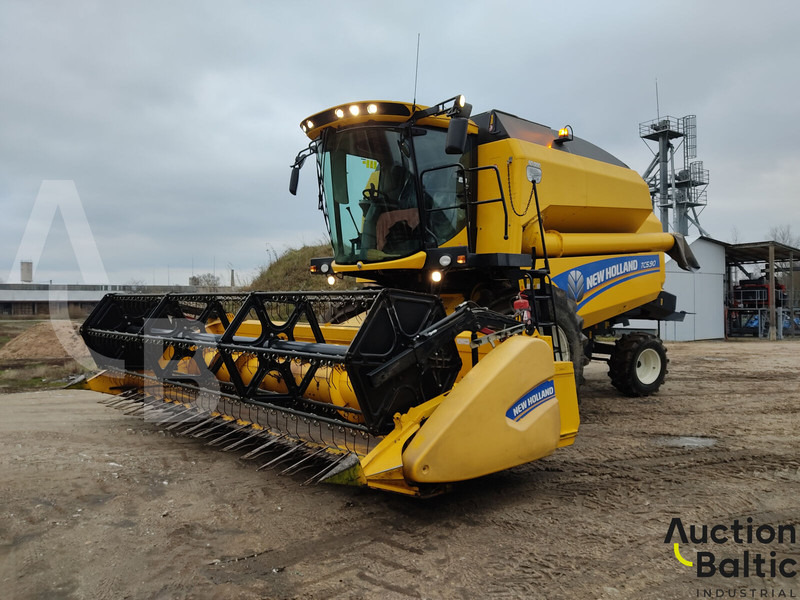 New Holland TC 5.90 - 联合收割机:图1 New Holland TC 5.90 - 联合收割机:图1
