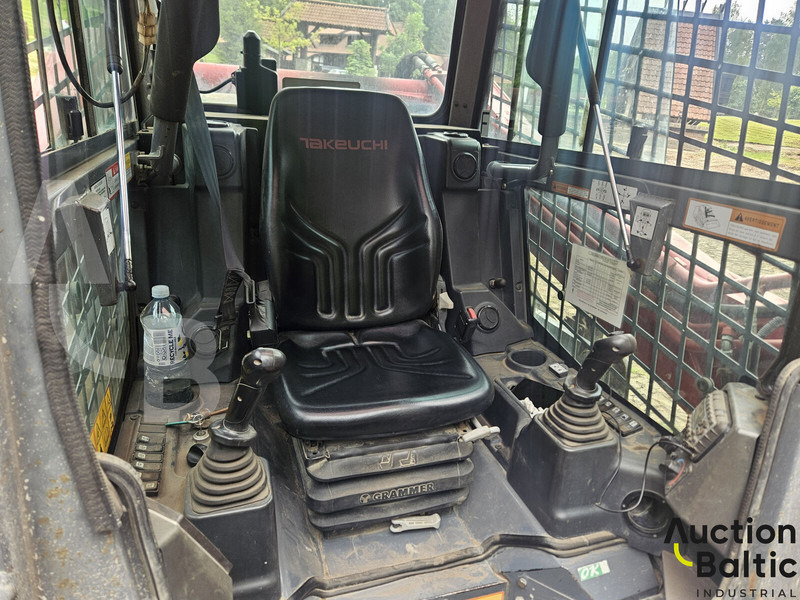 Takeuchi TL12V-2 - 履带式装载机:图5 Takeuchi TL12V-2 - 履带式装载机:图5