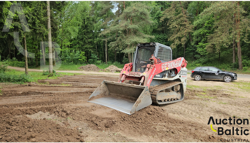 Takeuchi TL12V-2 - 履带式装载机:图1 Takeuchi TL12V-2 - 履带式装载机:图1