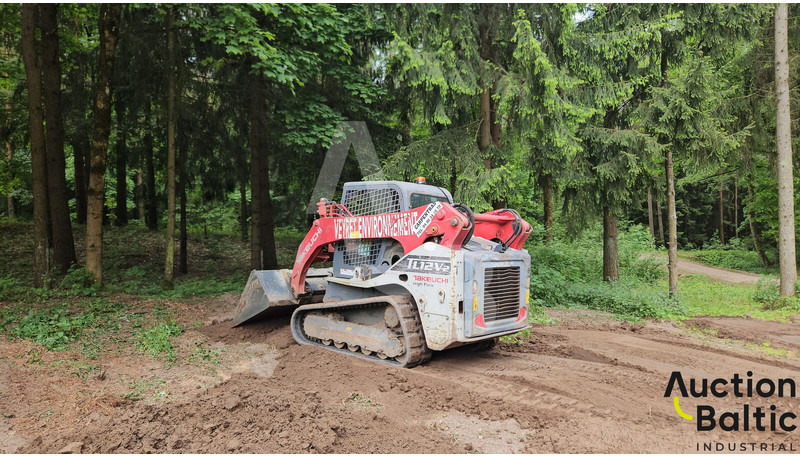 Takeuchi TL12V-2 - 履带式装载机:图4 Takeuchi TL12V-2 - 履带式装载机:图4