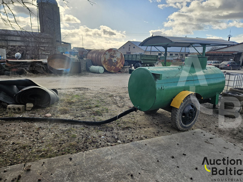 Trailer with tank - 液罐拖车:图2 Trailer with tank - 液罐拖车:图2