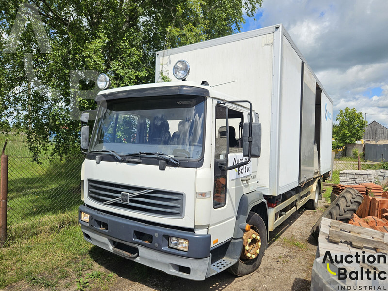 Volvo FL615 - 厢式卡车:图1 Volvo FL615 - 厢式卡车:图1