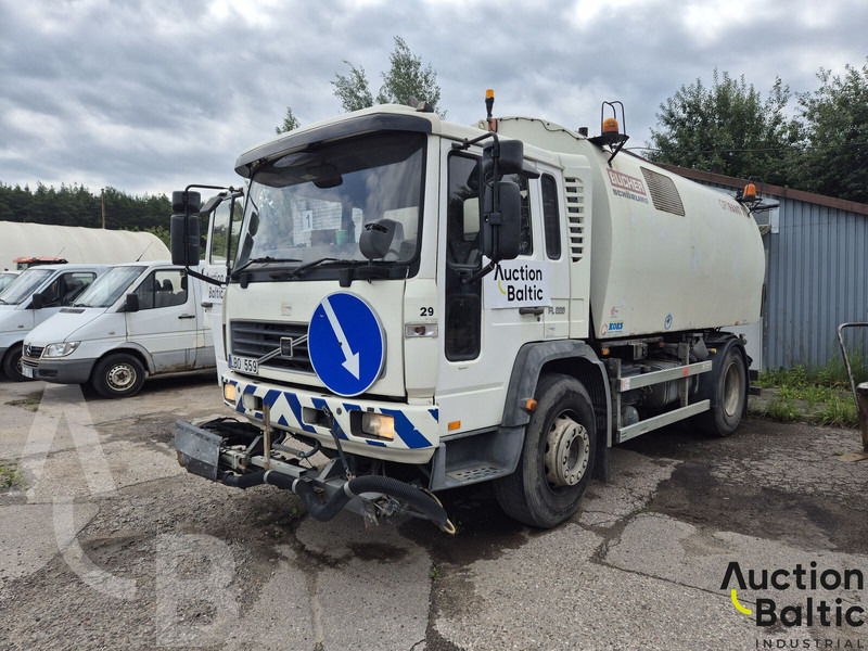 Volvo FL618 - 道路清扫机:图2 Volvo FL618 - 道路清扫机:图2